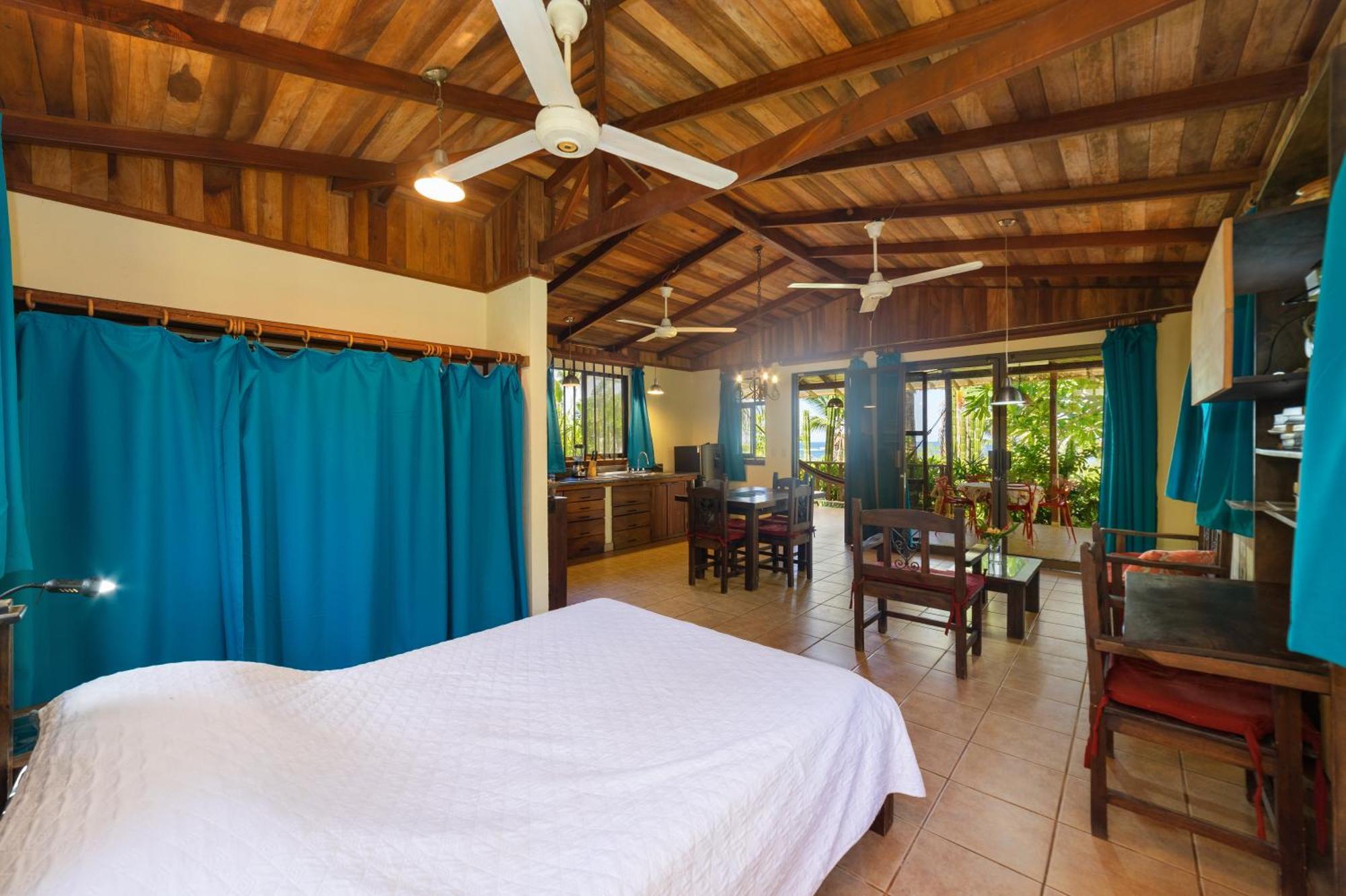Casas Pelicano Lodge