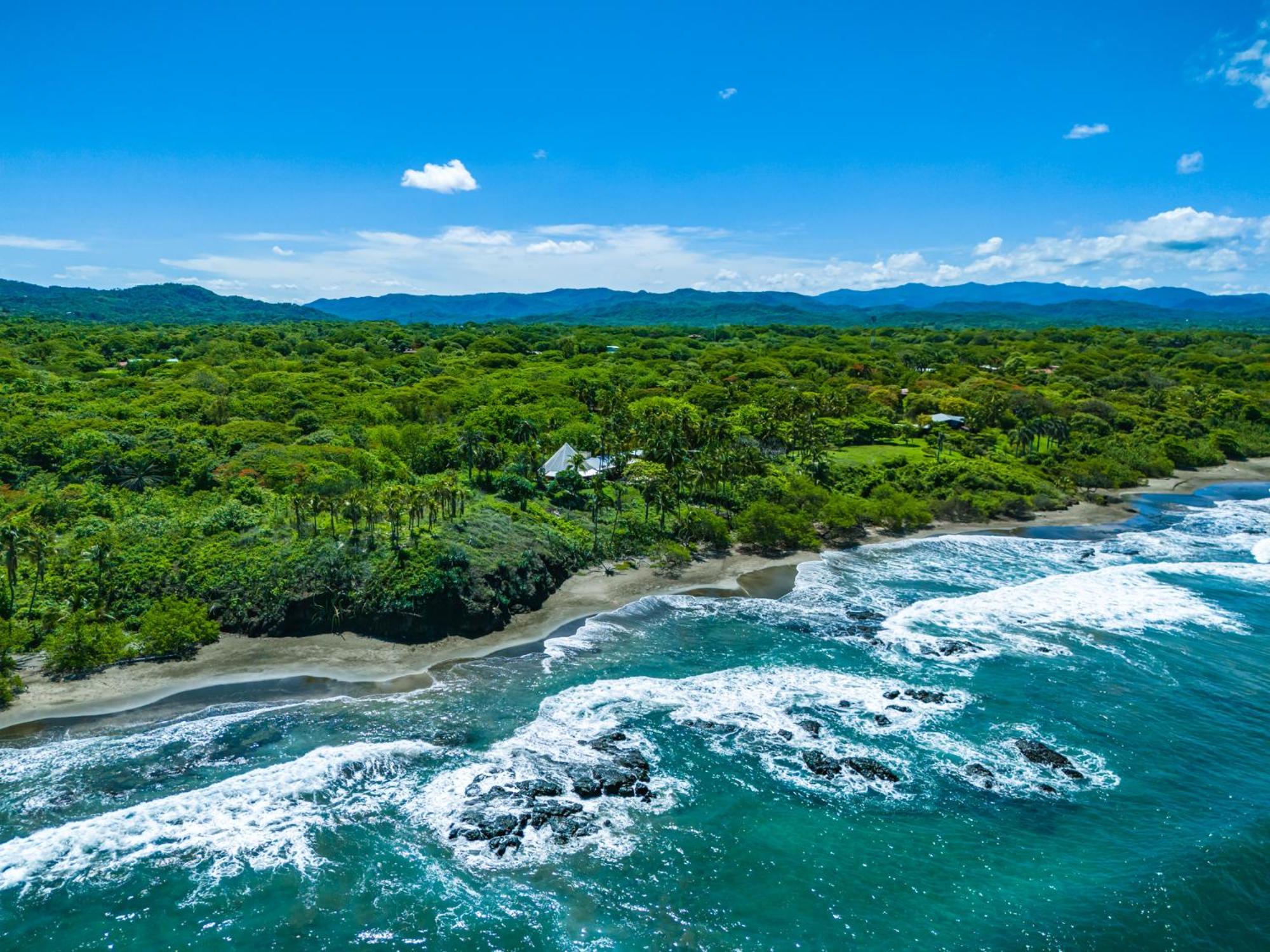 Casas Pelicano Playa Junquillal