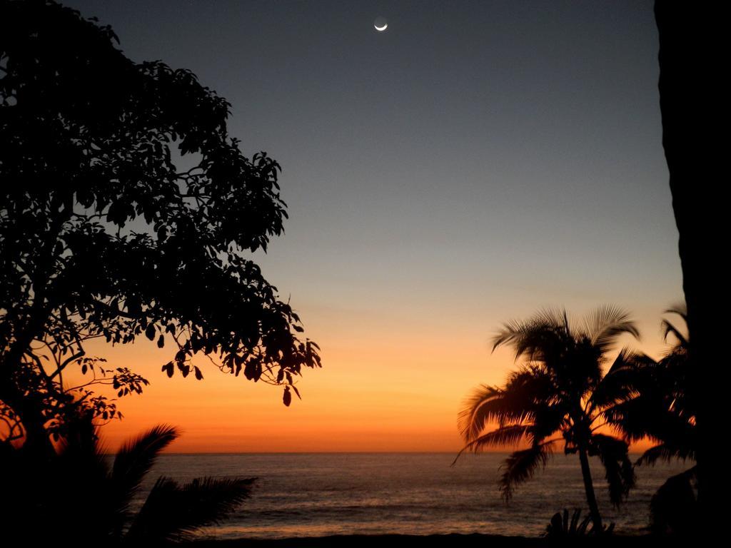 Casas Pelicano * Playa Junquillal